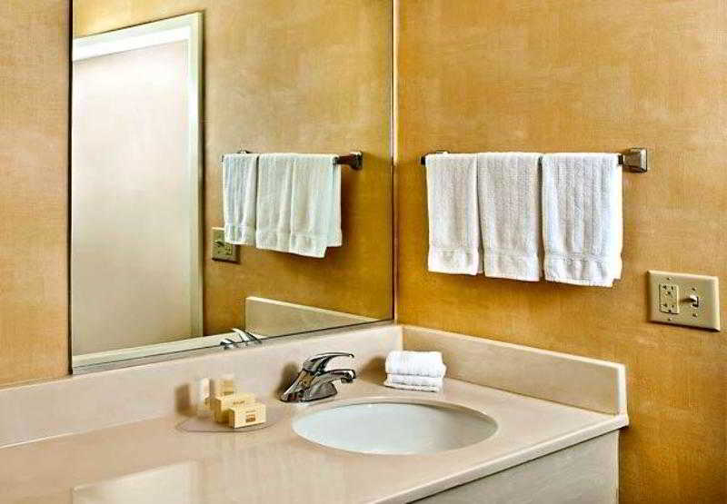 هتل Sonesta Select Durham Research Triangle Park