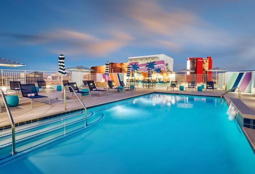 هتل Springhill Suites By Marriott Las Vegas Convention Center
