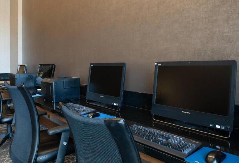 هتل Springhill Suites By Marriott Las Vegas Convention Center