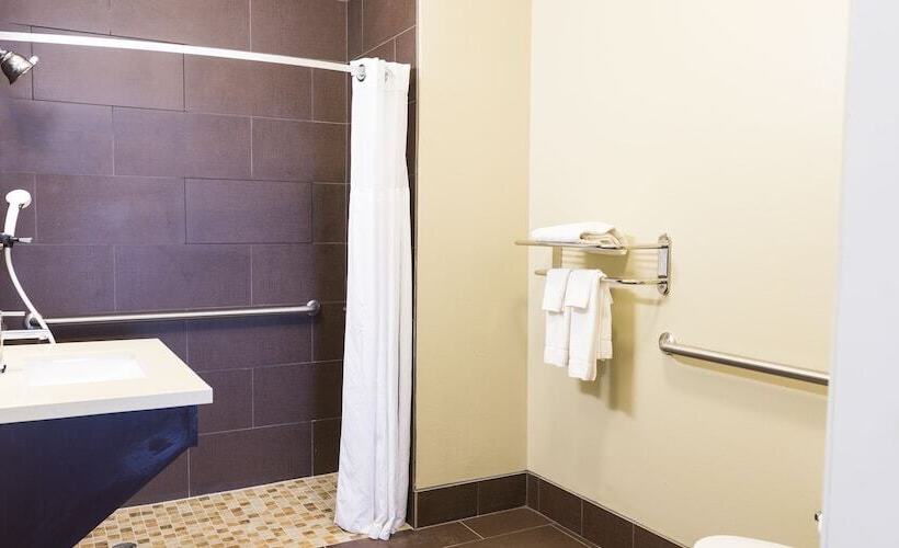 Отель Staybridge Suites Fargo By Ihg
