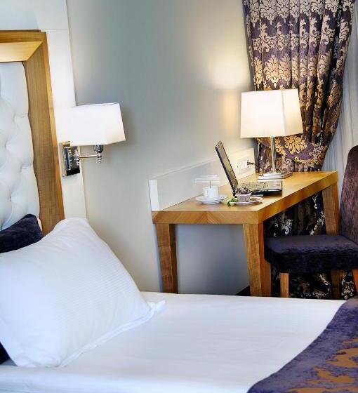 Tugcu Hotel Select