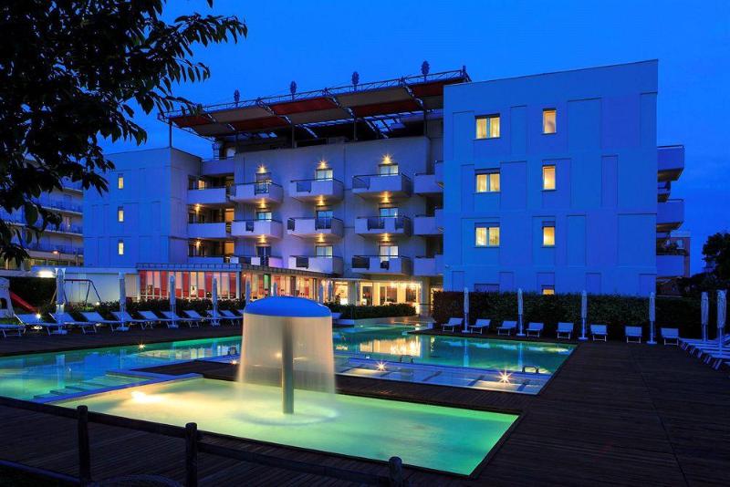Domino Suite Hotel & Residence