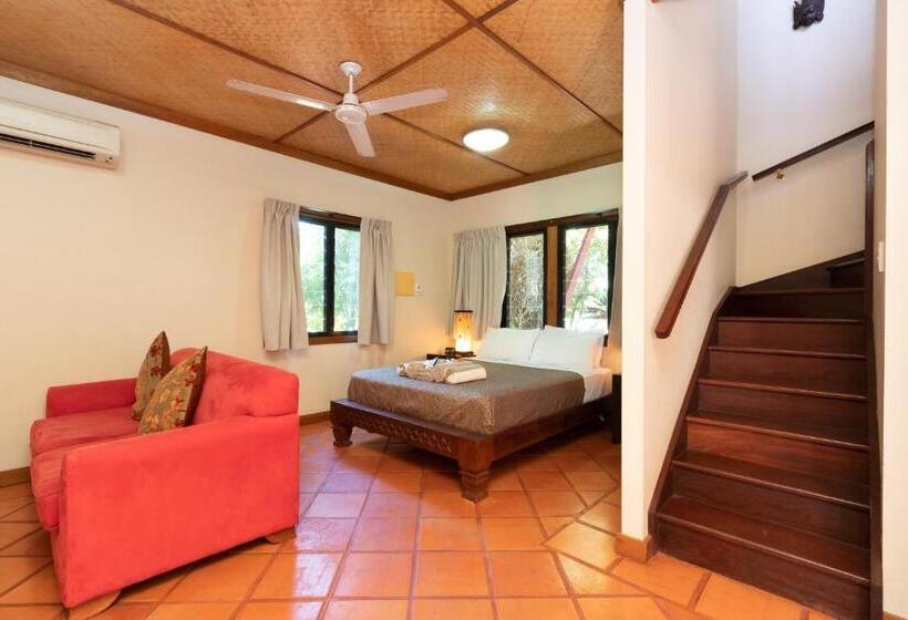 בית מלון כפרי Bali Hai Resort & Spa