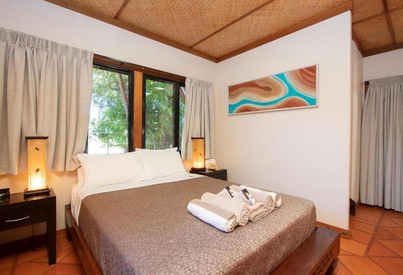 בית מלון כפרי Bali Hai Resort & Spa