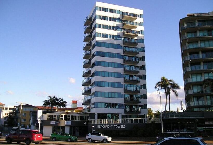 בית מלון כפרי Beachfront Towers