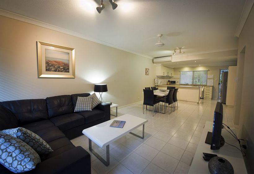 هتل Costa Royale Trinity Beach