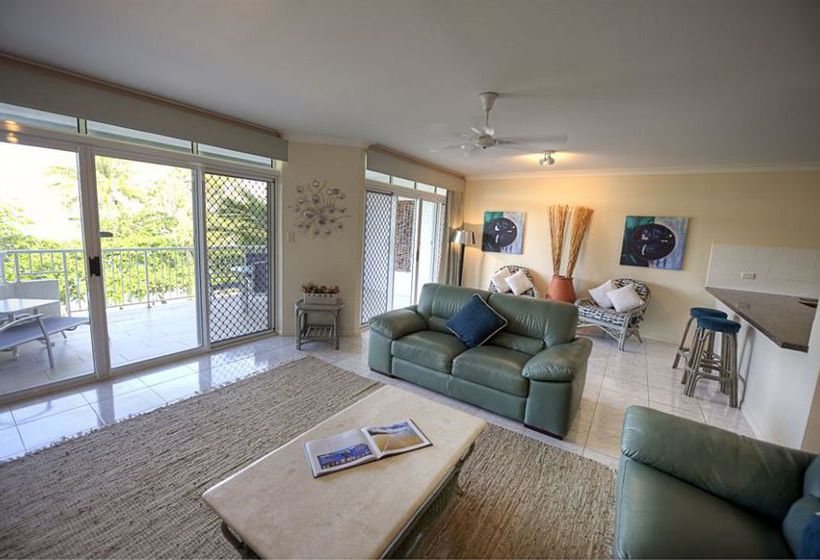 هتل Costa Royale Trinity Beach