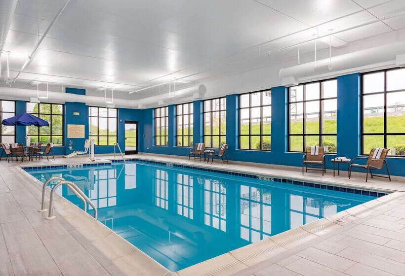 בית מלון כפרי Hampton Inn & Suites Hopkinsville