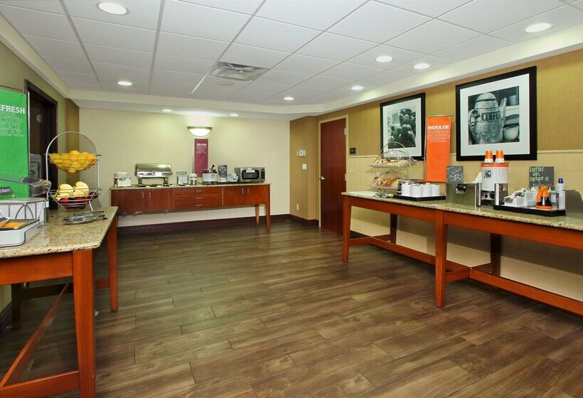 Отель Hampton Inn & Suites Madisonville