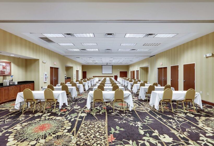 בית מלון כפרי Hampton Inn & Suites Southern Pines Pinehurst