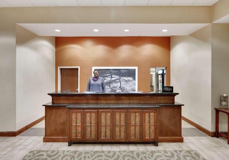 בית מלון כפרי Hampton Inn & Suites Southern Pines Pinehurst