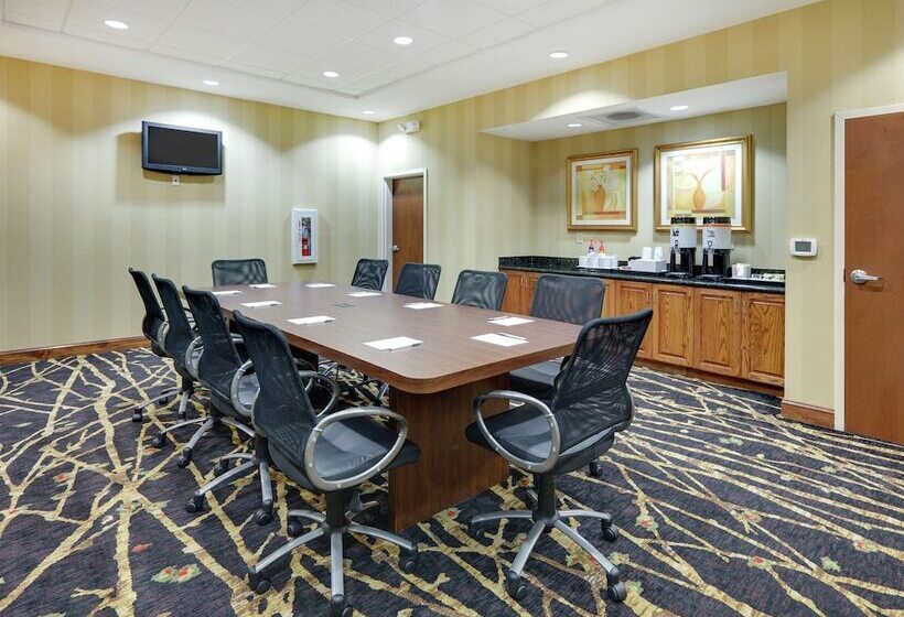 בית מלון כפרי Hampton Inn & Suites Southern Pines Pinehurst
