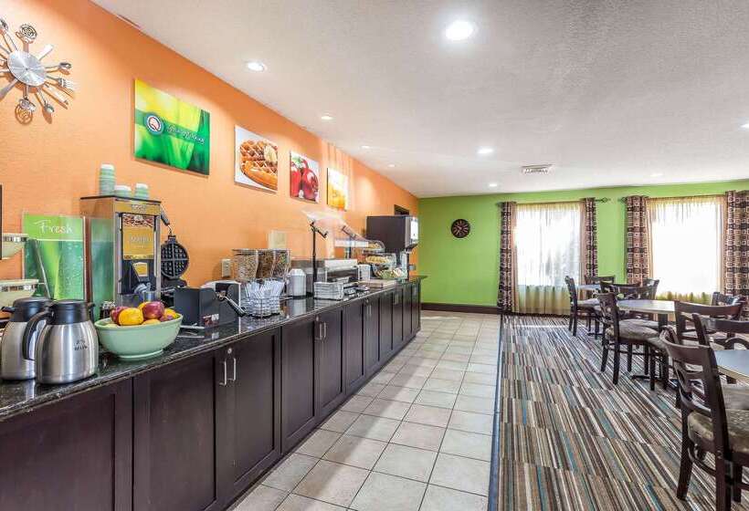 ホテル Quality Inn Warsaw I40