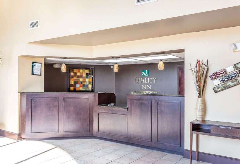 ホテル Quality Inn Warsaw I40