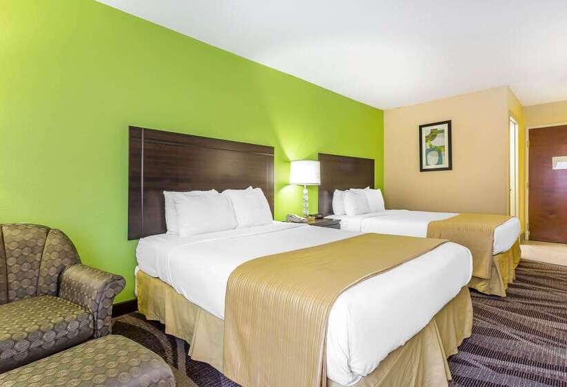 ホテル Quality Inn Warsaw I40