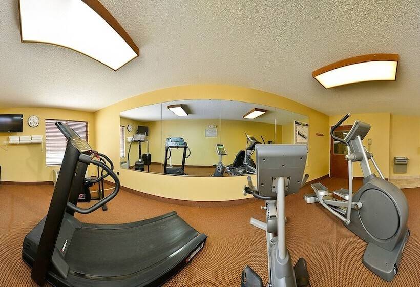 ホテル Quality Inn Warsaw I40
