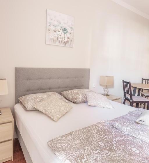 Babel Hostel, Dworzec Pkp, Rynek