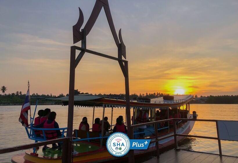هتل Baan Amphawa Resort & Spa