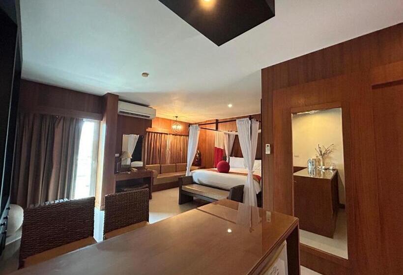 בית מלון כפרי Benyada Lodge   Surin Beach
