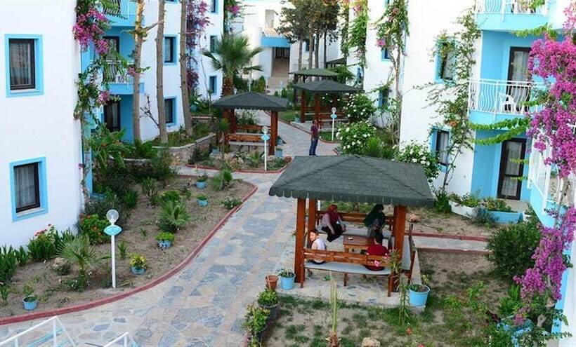فندق Carina Resort
