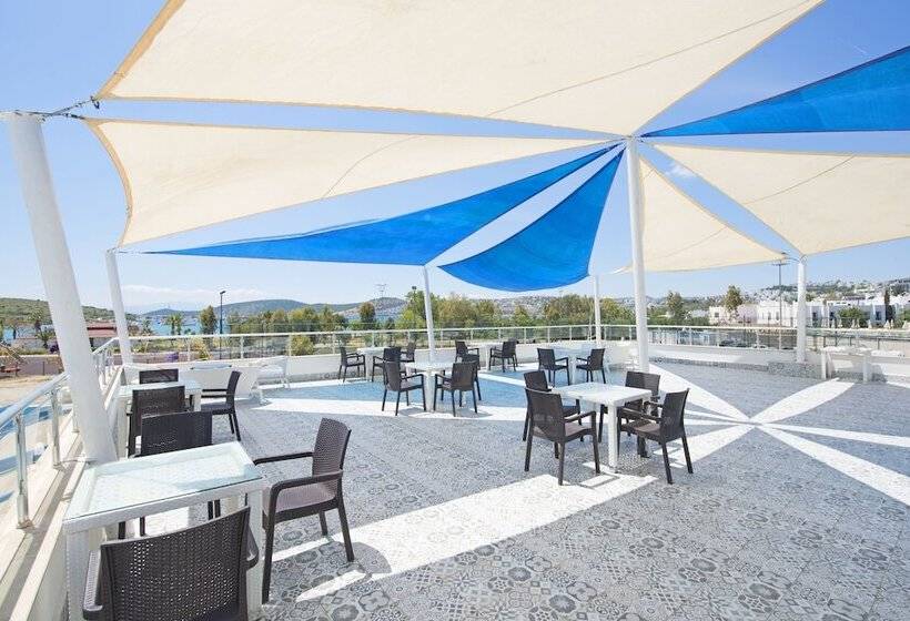 فندق Carina Resort