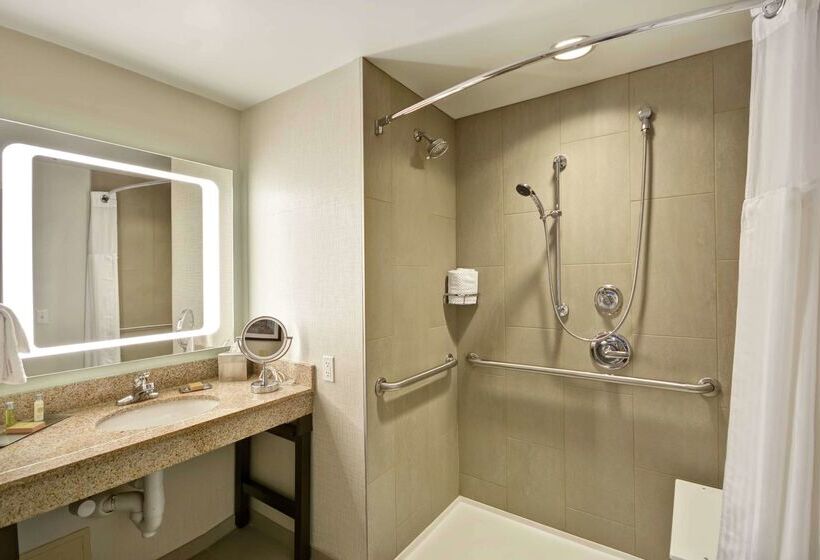 هتل Doubletree By Hilton Chicago Midway Airport