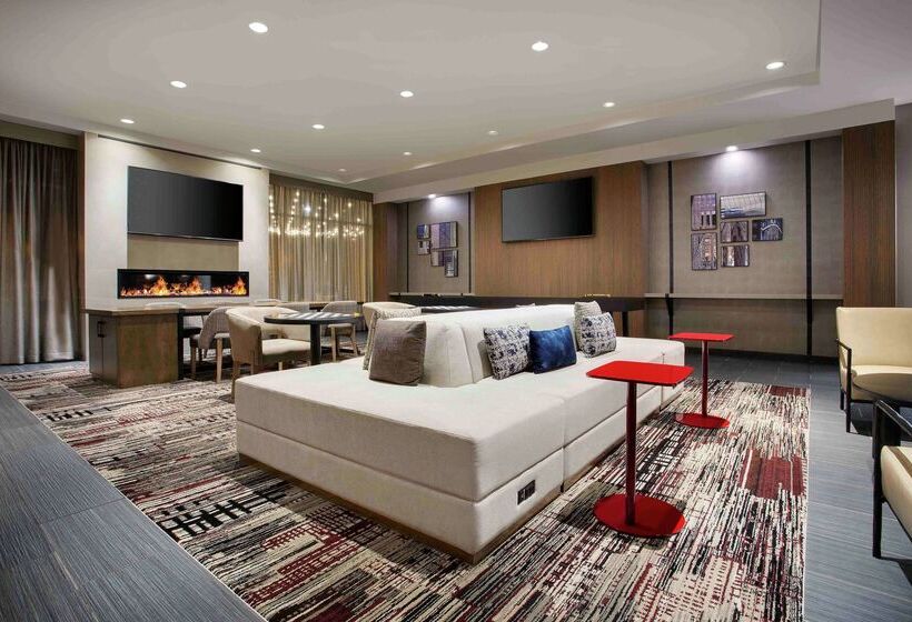 هتل Doubletree By Hilton Chicago Midway Airport