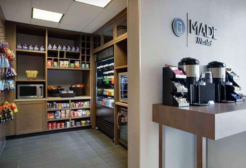 هتل Doubletree By Hilton Chicago Midway Airport