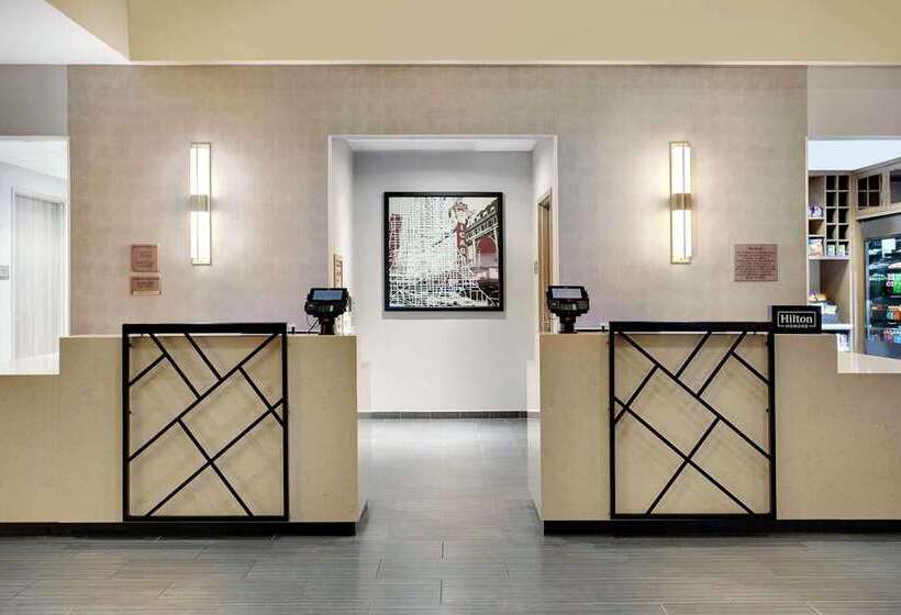 هتل Doubletree By Hilton Chicago Midway Airport