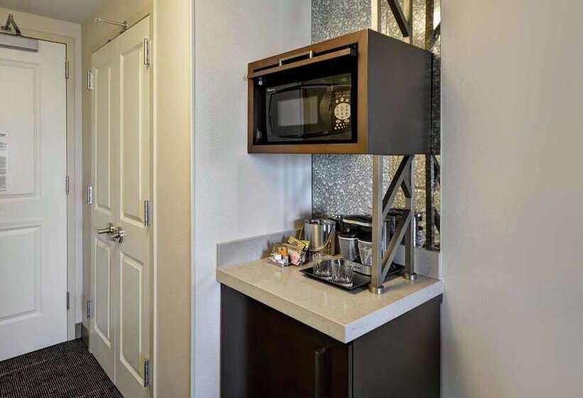 هتل Doubletree By Hilton Chicago Midway Airport