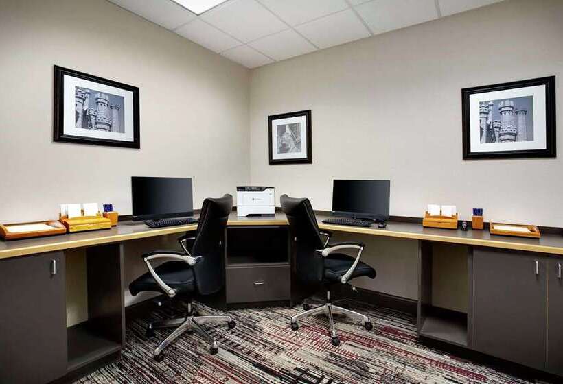 هتل Doubletree By Hilton Chicago Midway Airport