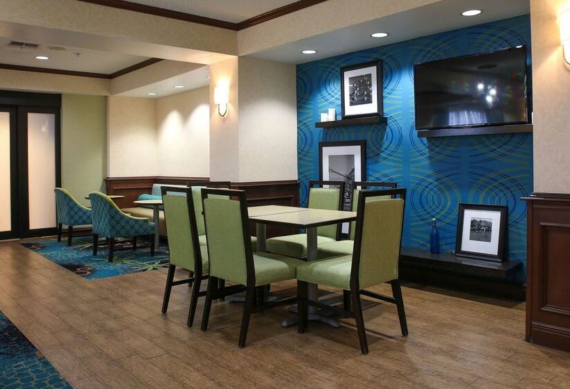 هتل Hampton Inn Kingsville