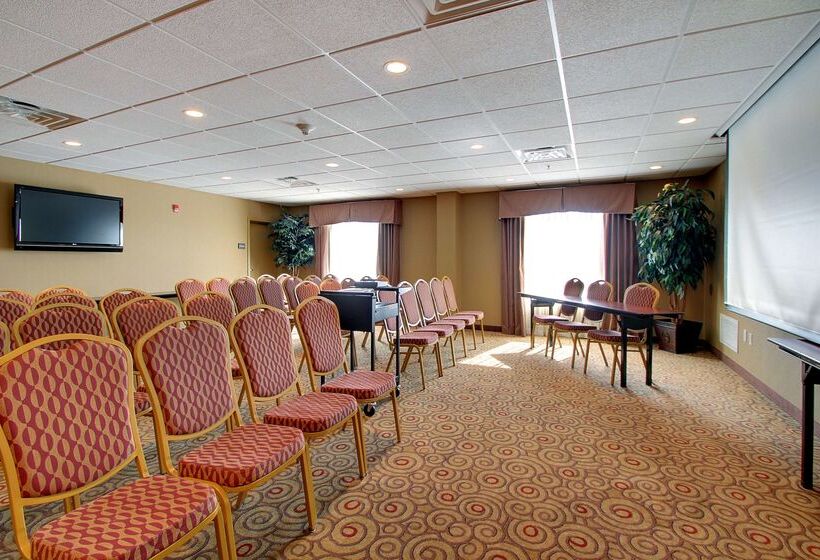 فندق Hampton Inn & Suites West Bend