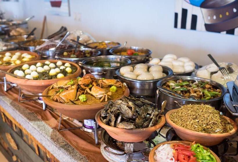 هتل Holiday Inn Accra Airport By Ihg