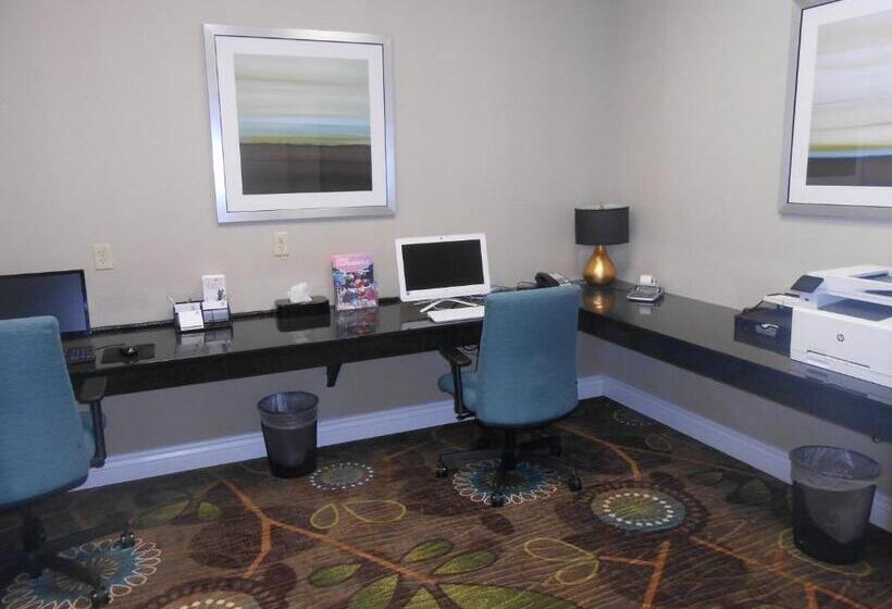 בית מלון כפרי Holiday Inn Carbondale   Conference Center, An Ihg