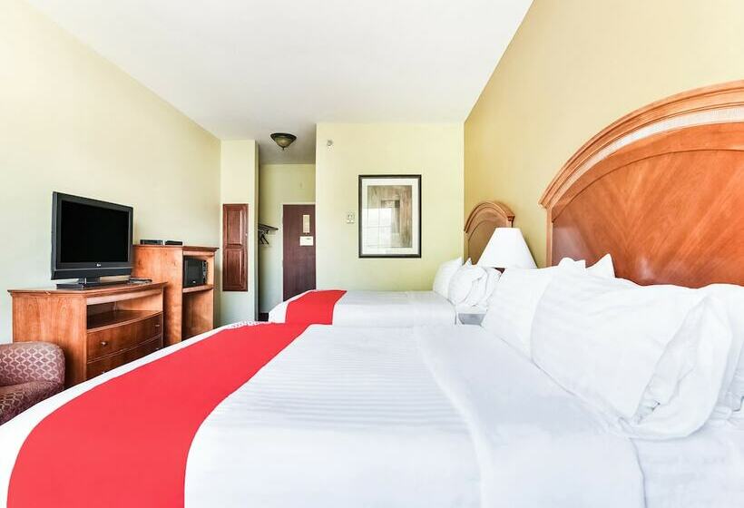 בית מלון כפרי Oyo Townhouse Oklahoma City Airport