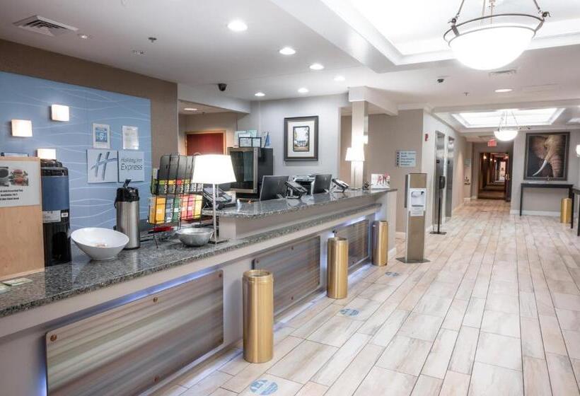 هتل Holiday Inn Express & Suites   Tuscaloosa University, An Ihg