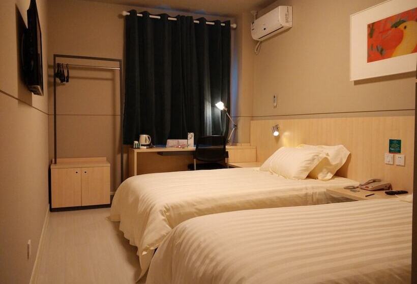 בית מלון כפרי Jinjiang Inn Jinan Beiyuan Street