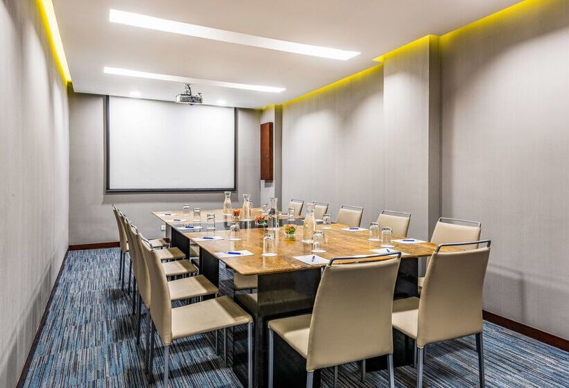 בית מלון כפרי NH Bogota Urban 93 Royal