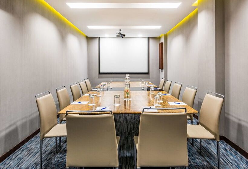 בית מלון כפרי NH Bogota Urban 93 Royal