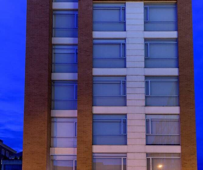 בית מלון כפרי NH Bogota Urban 93 Royal