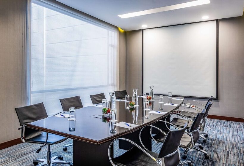 בית מלון כפרי NH Bogota Urban 93 Royal