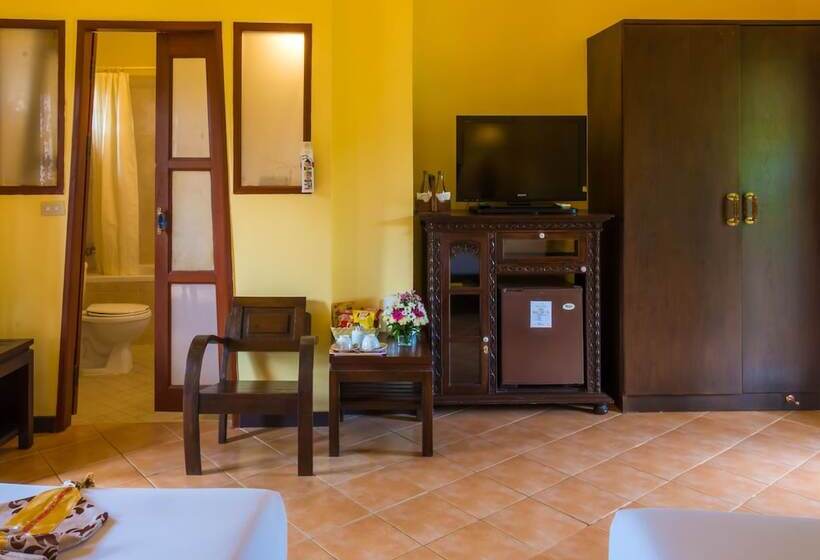 هتل Phuwanalee Resort