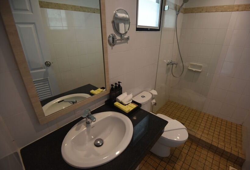 هتل Pp Charlie Beach Resort  Sha Plus