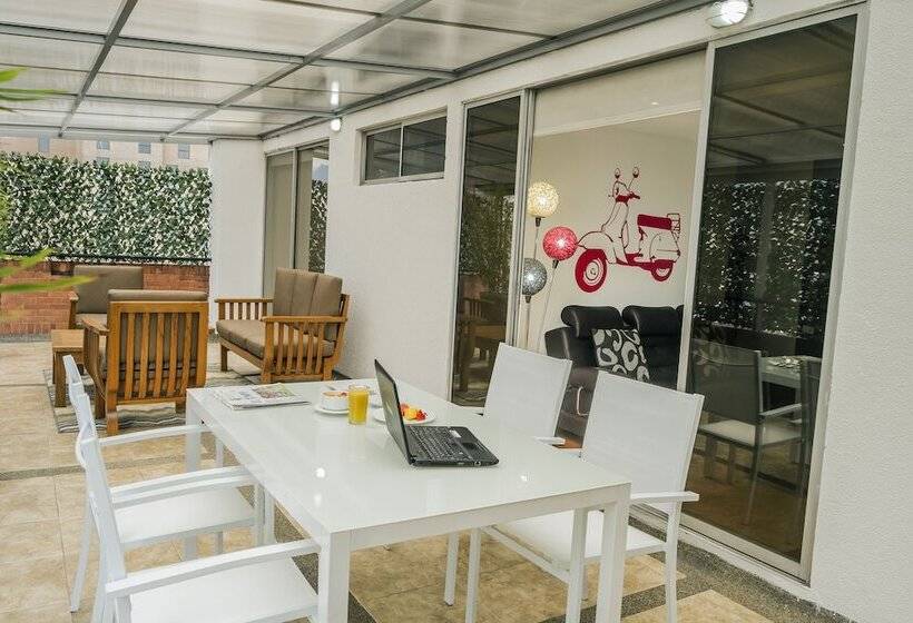 בית מלון כפרי Regency Suites La Feria