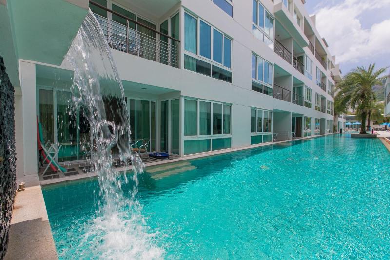 هتل The Palms, Kamala Beach   Sha Extra Plus