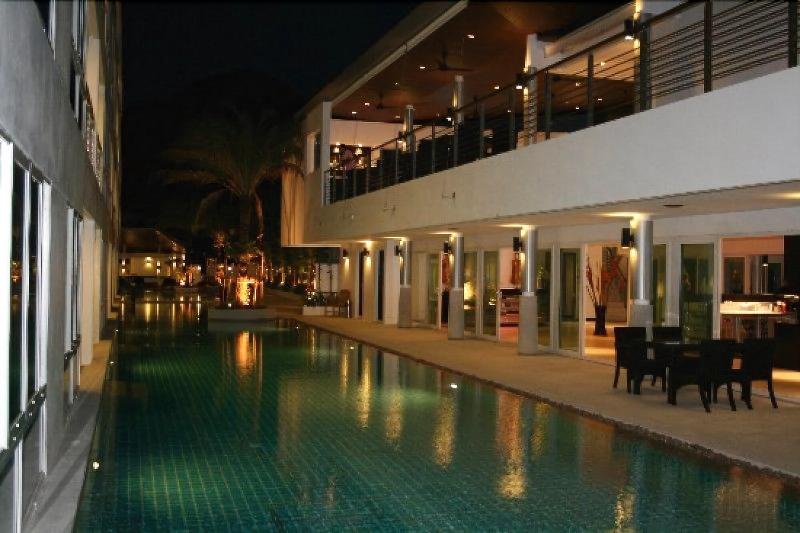 هتل The Palms, Kamala Beach   Sha Extra Plus