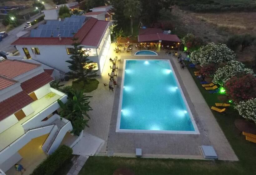 Vallian Village
