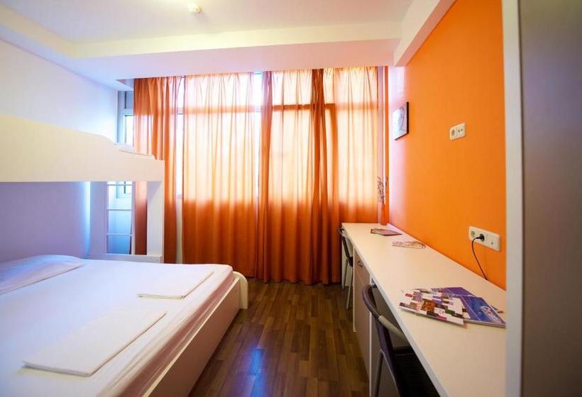 Funk Lounge Hostel