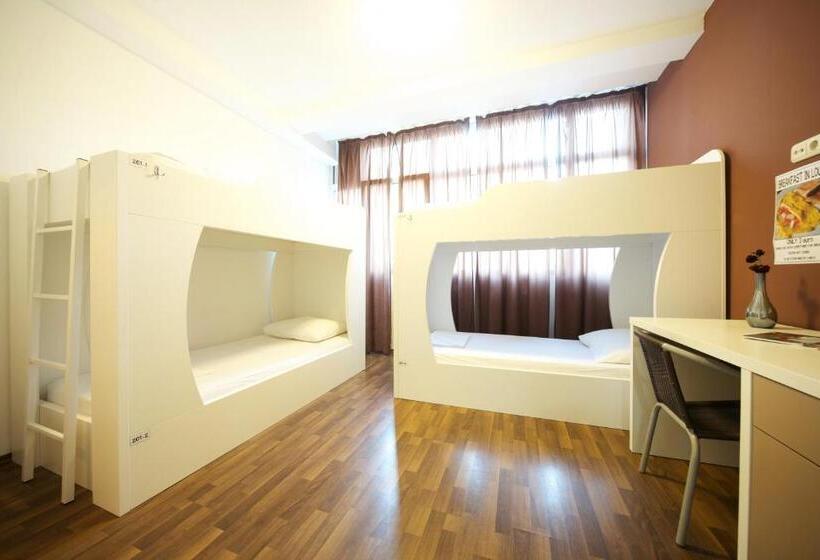 Funk Lounge Hostel
